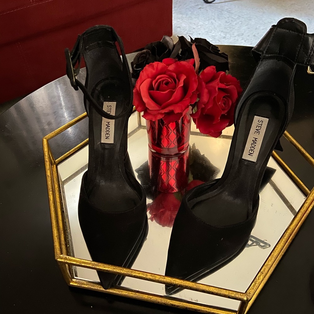 SteveMadden pump heels